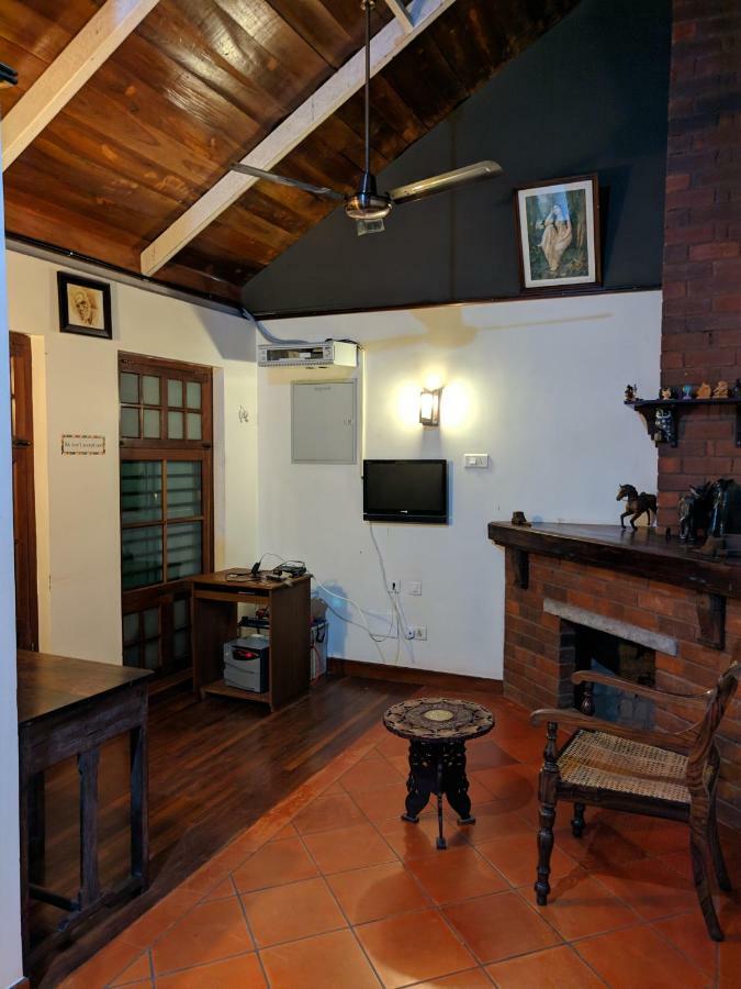 Adri Chembra Hostel Meppādi Εξωτερικό φωτογραφία